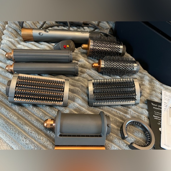 Dyson Airwrap Set 🩵 - Picture 4 of 5